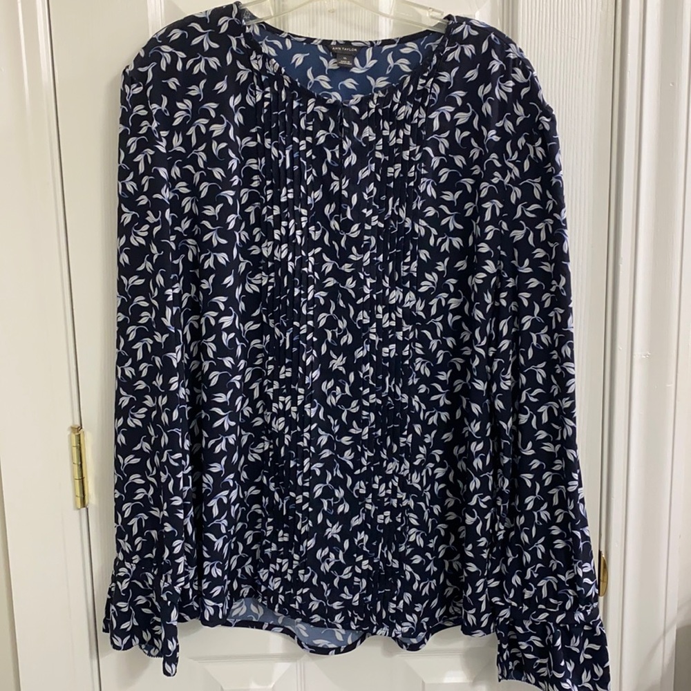 Navy Ann Taylor Floral XL Blouse